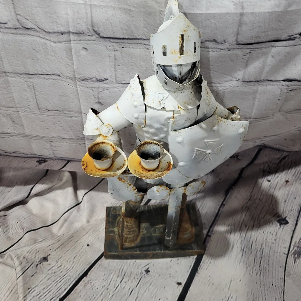 Metal suit of arms Candle Holder
